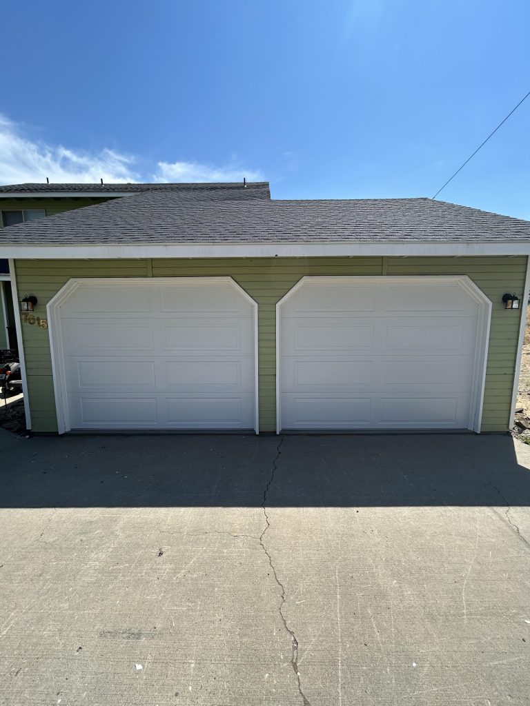 Browse real installations and custom garage doors we've built across Cashmere, Chelan & Wenatchee. See styles, colors & finishes to picture yours at home.
